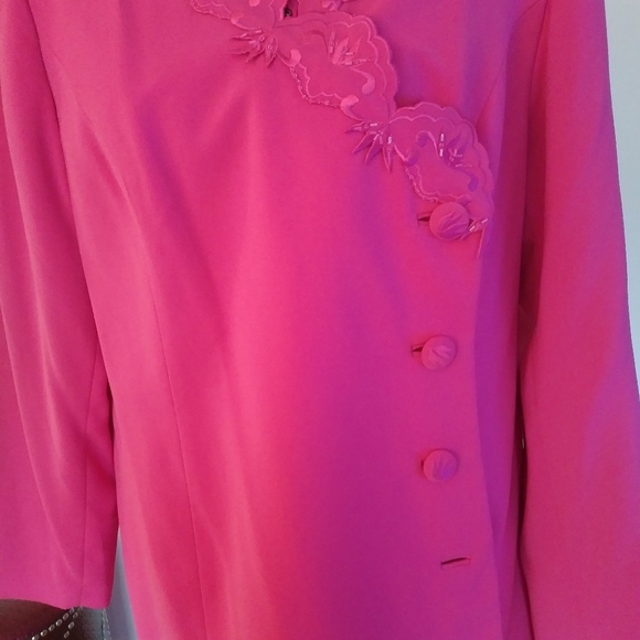Fuchsia two piece suit - Picture 3 of 6
